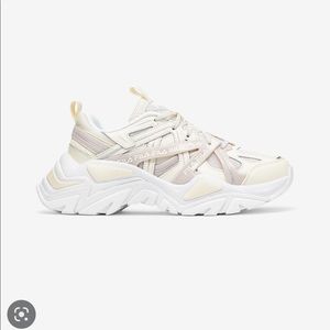 Fila Electrove Size 7